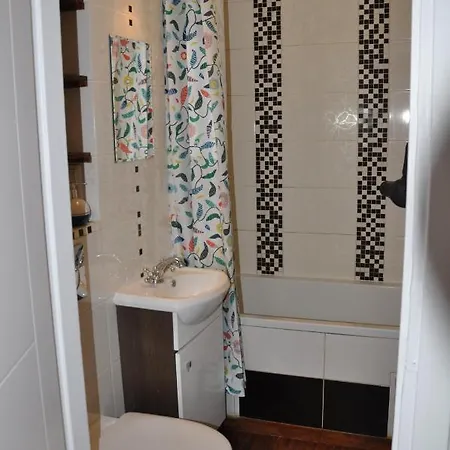 Appartement Metro Arsenal - 100 M Od Metra