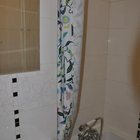 Metro Arsenal - 100 M Od Metra Apartment